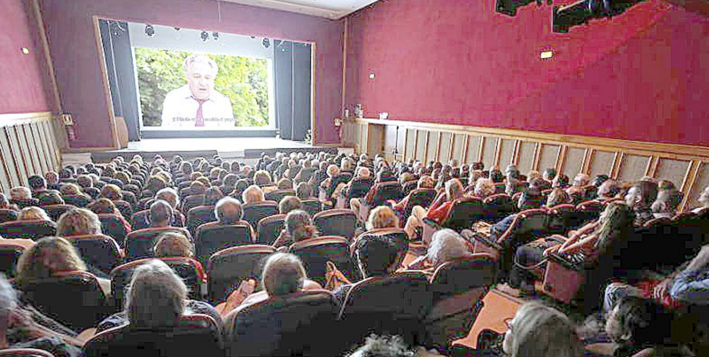 Proyección del cineclub Más Madera