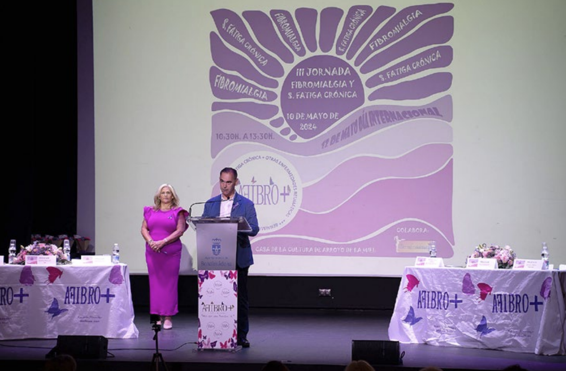 Alcalde de Benalmádena inaugura las Jornadas de Fibromialgia