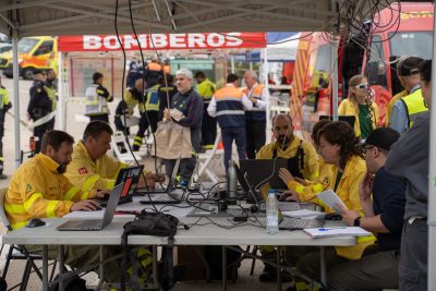 Efectivos del Infoca en el simulacro de incendio