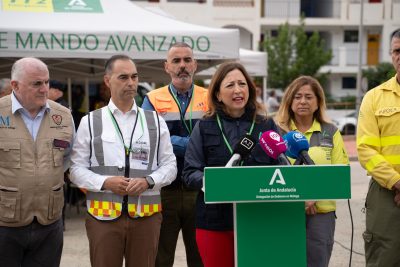 La delegada del Gobierno Andaluz, Patricia Navarro; y el alcalde de Benalmádena, Juan Antonio Lara