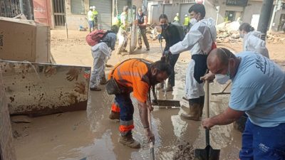 Torremolinos envía maquinaria pesada a Valencia