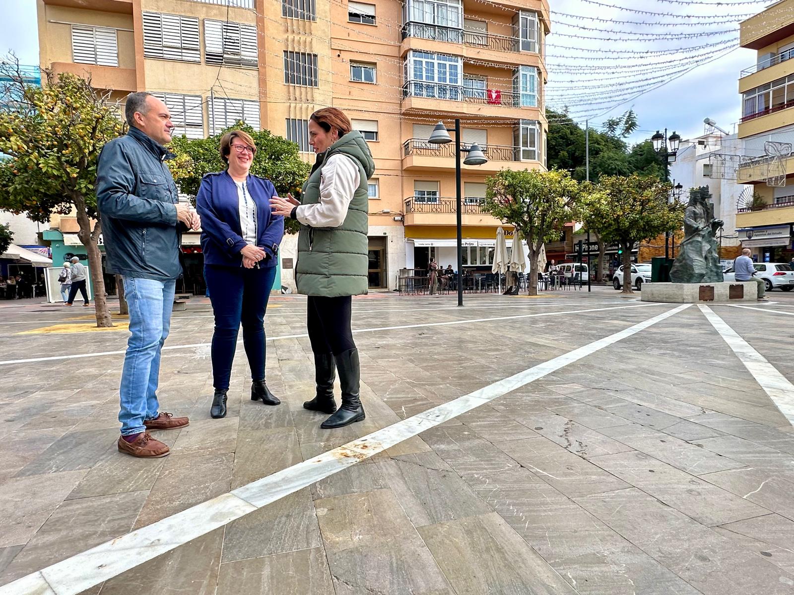 García Lara y Bornao visitan zona centro de Fuengirola