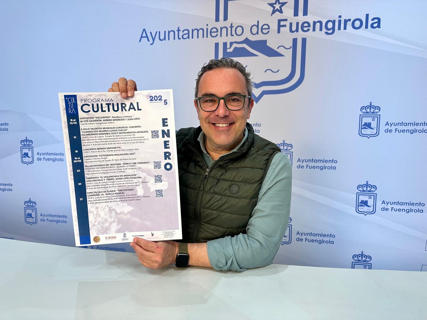 Rodrigo Romero con la programación de Cultura de enero en Fuengirola