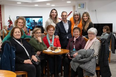 Chocolatada de Mayores en el Centro de Participación Activa "Anica Torres"