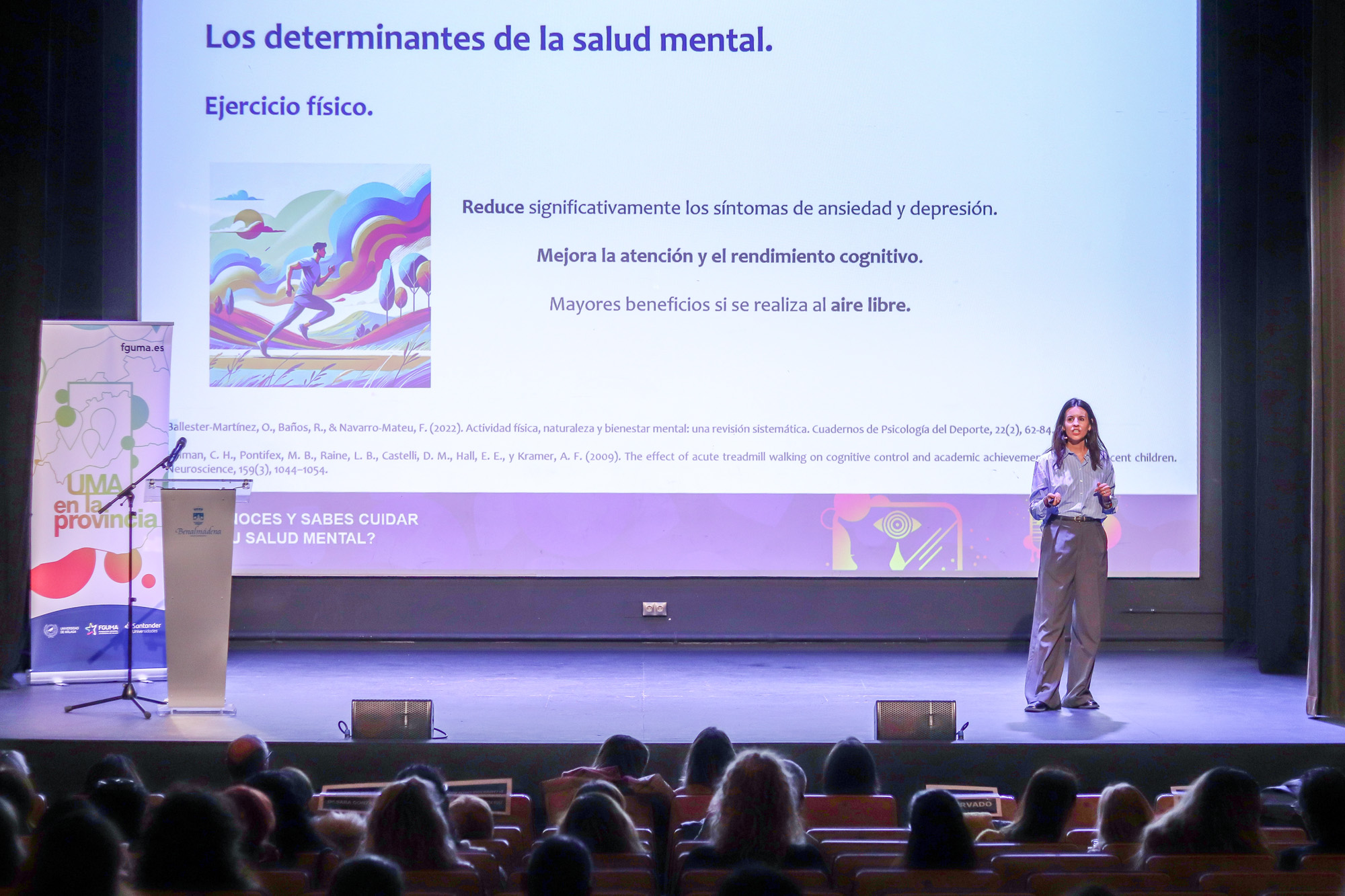 La psicóloga Sara González en la Jornadas de Adolescencia de Benalmádena