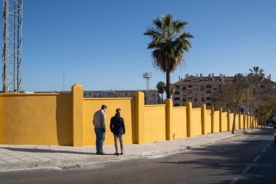 Concluyen las obras en el muro del Polideportivo Arroyo de la Miel